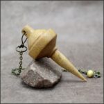 Pendule de sourcier bois