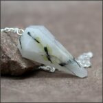 Pendule cristal de roche tourmaline