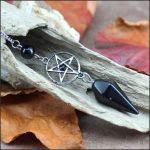 Pendule en onyx noir pentacle inversé