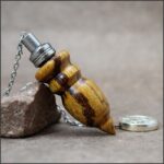 Petit pendule artisanal en bois de serpent