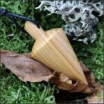 Pendule cône bois d'if