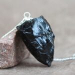 Pendule en obsidienne brute