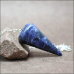 Pendule facetté en Sodalite