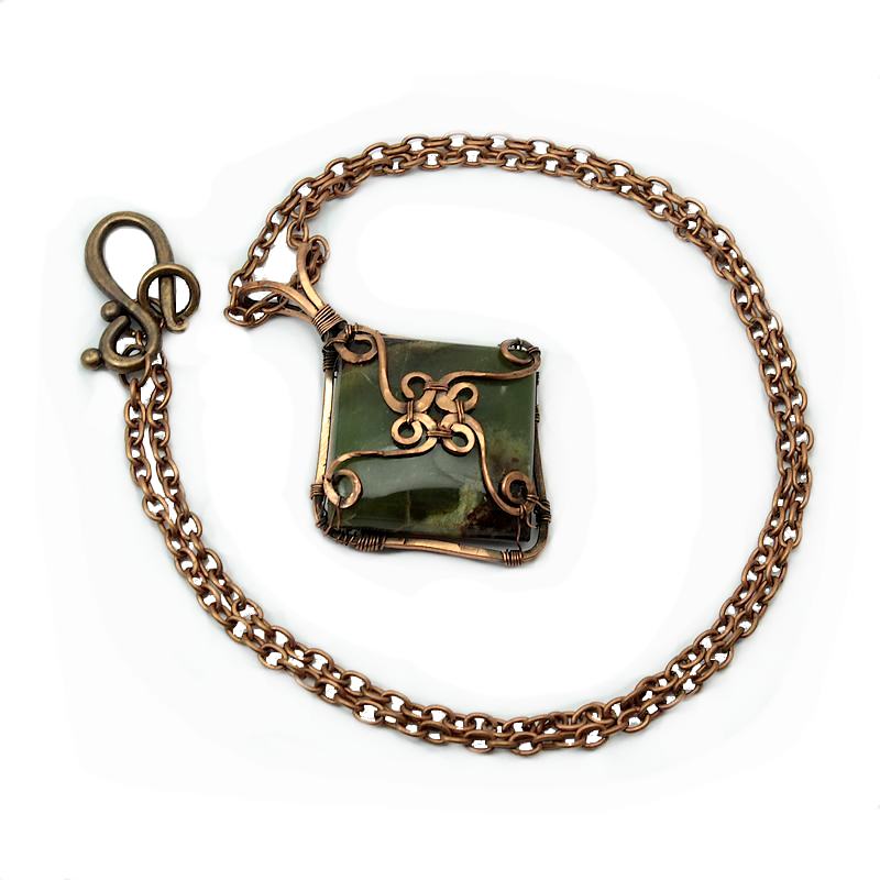 pendentif labradorite et fil de cuivre