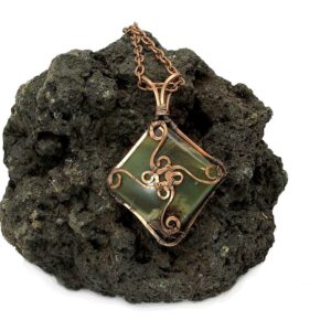 pendentif labradorite et fil de cuivre