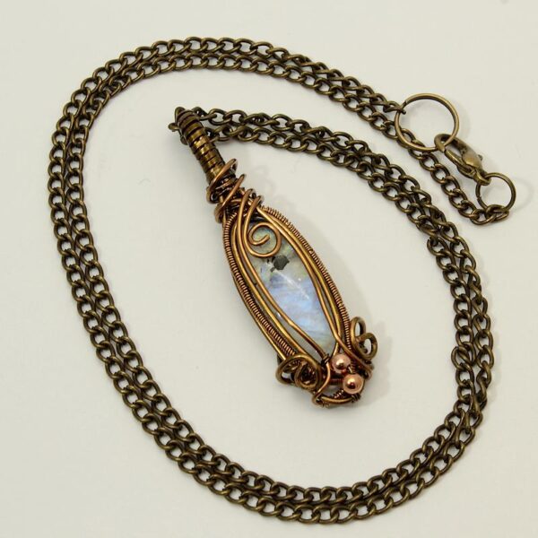 pependentif pierre de lune bleuendentif pierre de lune bleue