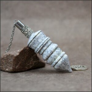 pendule artisanal effet marbre