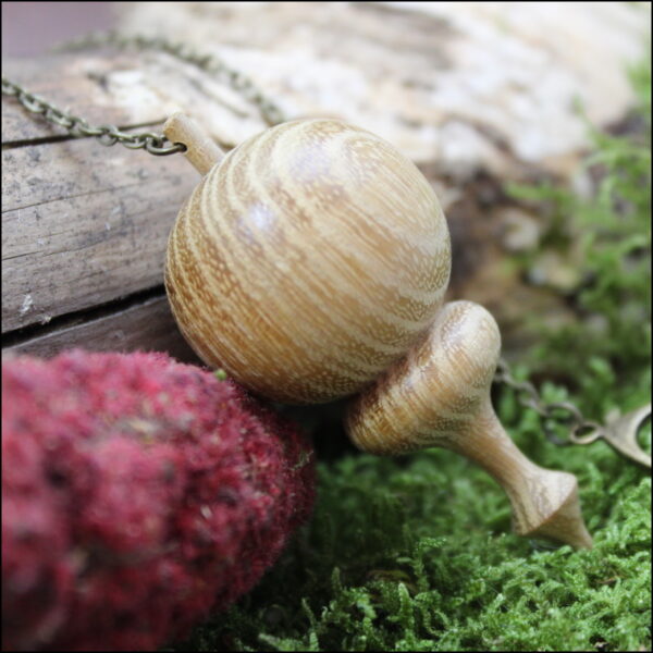 Pendule en bois d'acacia