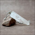 Pendule pointe de quartz brut