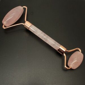 rouleau massage quartz rose