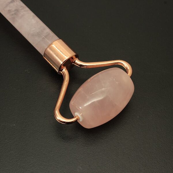 rouleau massage quartz rose
