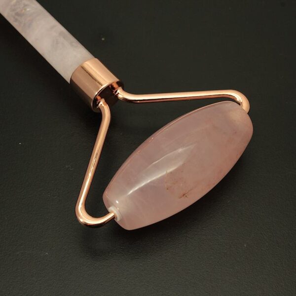 rouleau massage quartz rose