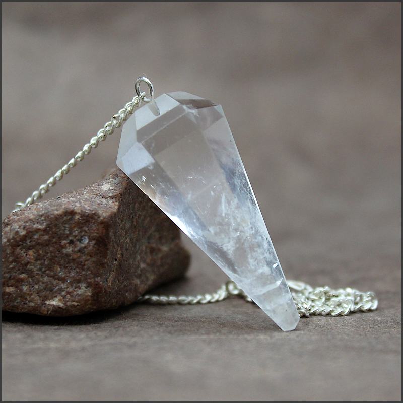pendule facette cristal de roche