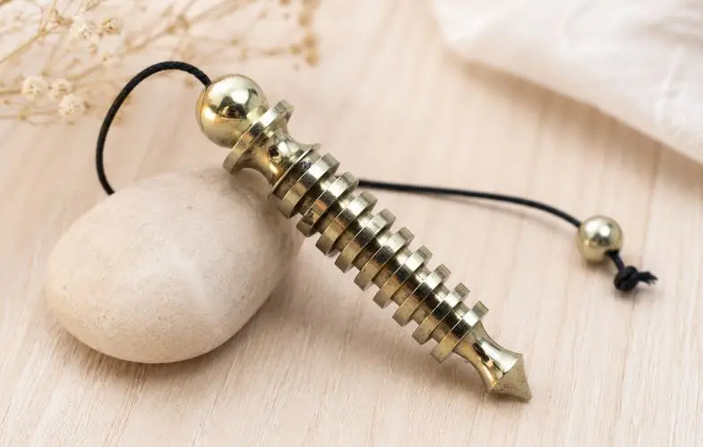 pendule divinatoire egyptien isis