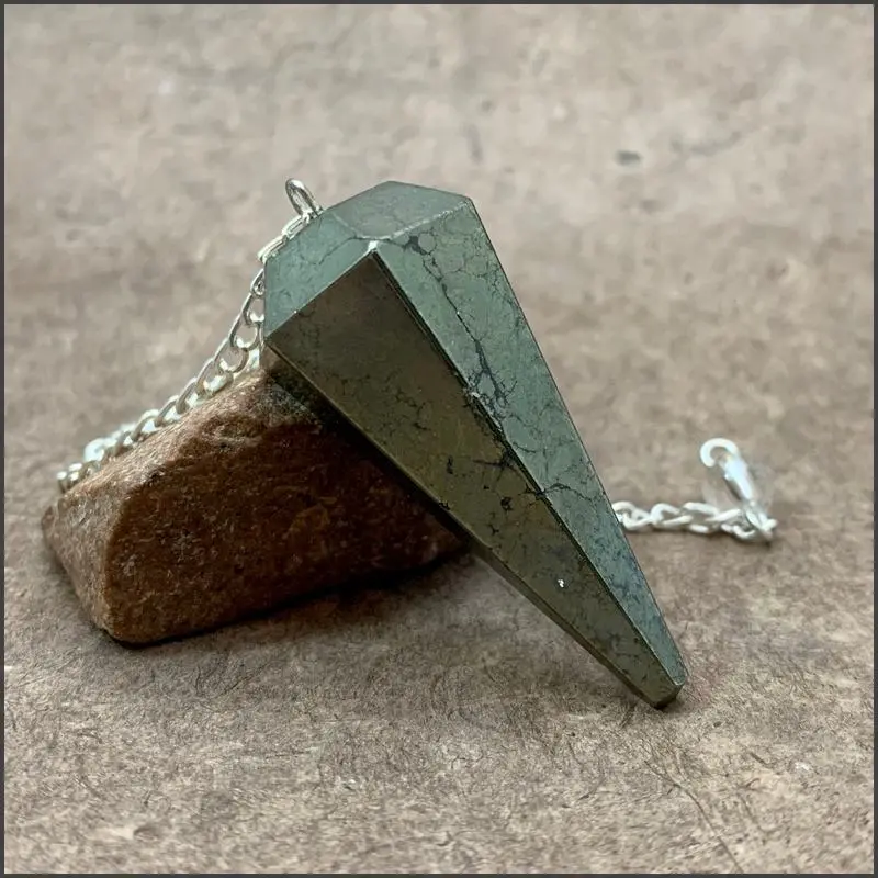 pendule en pyrite naturelle